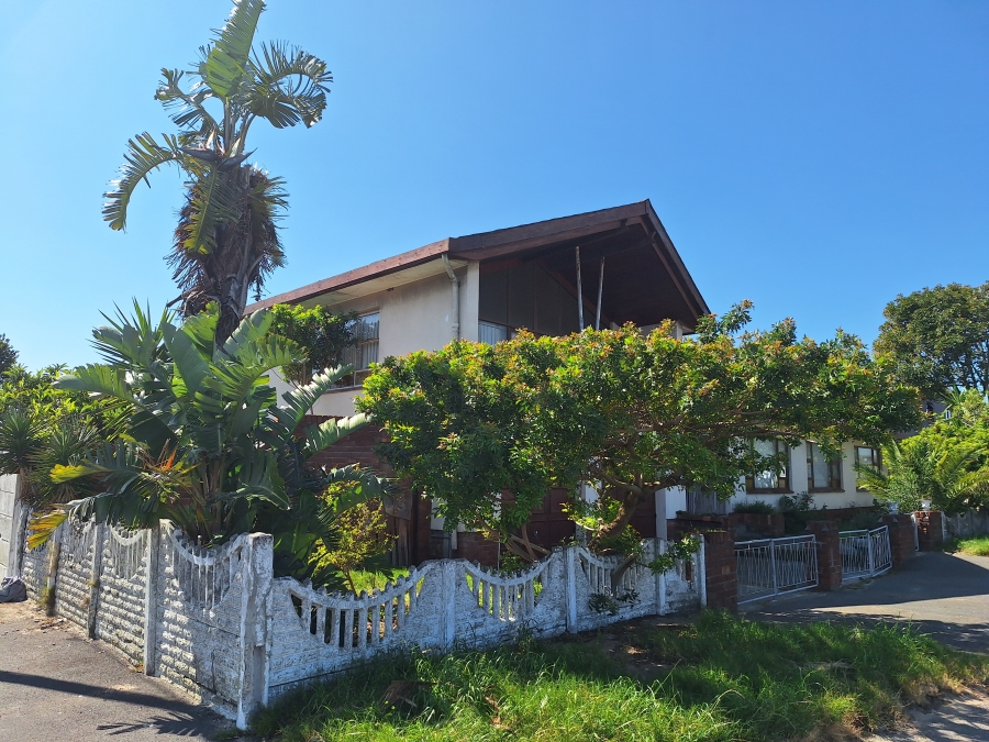 5 Bedroom Property for Sale in Goodwood Park Western Cape